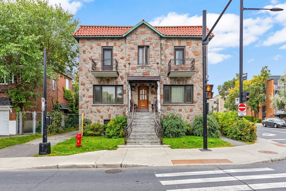 House in Montréal, Quebec, Canada 1 - 19047903