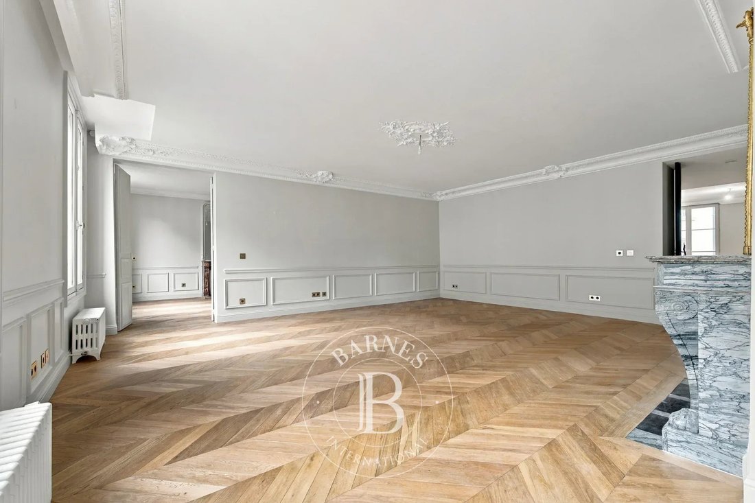 Appartamento a Elysées-Madeleine, Paris 8e Arrondissement, Parigi 3 - 19046965