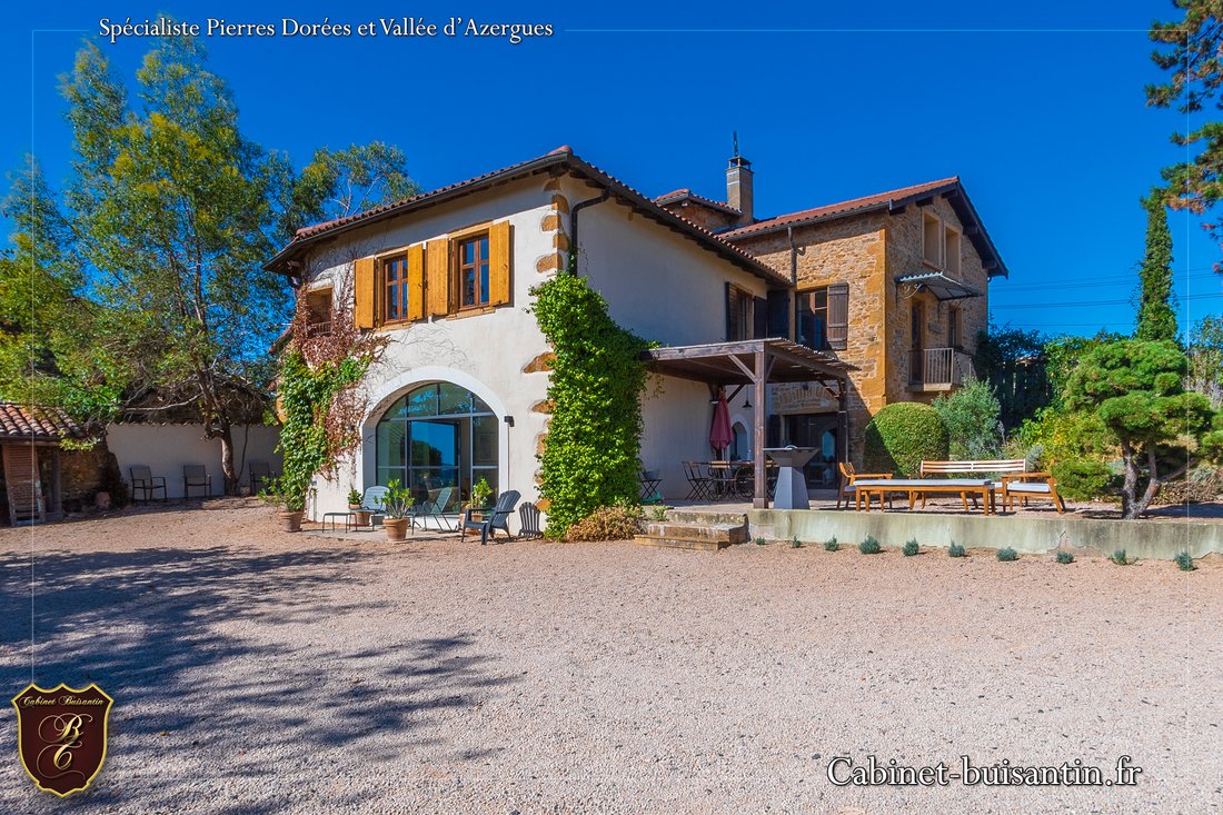 Estate in Belmont-d'Azergues, Auvergne-Rhône-Alpes, France 1 - 19046914