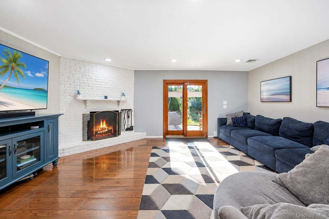 House in Woodbury, New York, United States 5 - 19045846