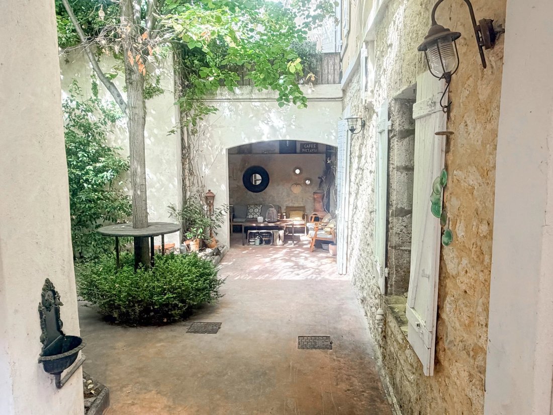 House in La Roque-d'Anthéron, Provence-Alpes-Côte d'Azur, France 3 - 19046004
