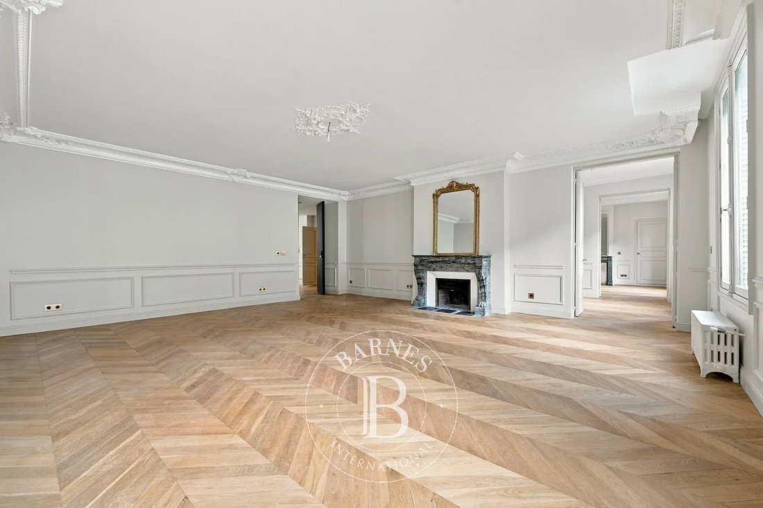 Appartamento a Elysées-Madeleine, Paris 8e Arrondissement, Parigi 2 - 19046965