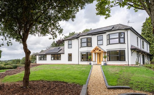 Country House in Wychavon, England 1