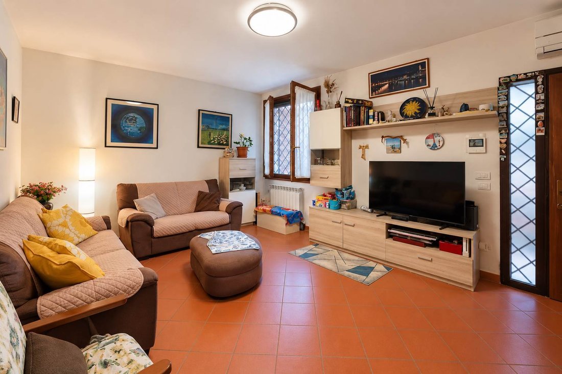 Villa in Centro, Campi Bisenzio, Toskana 3 - 19046790