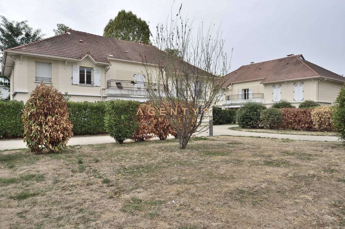Maison à Adamville, Saint-Maur-des-Fossés, France 1 - 19048017