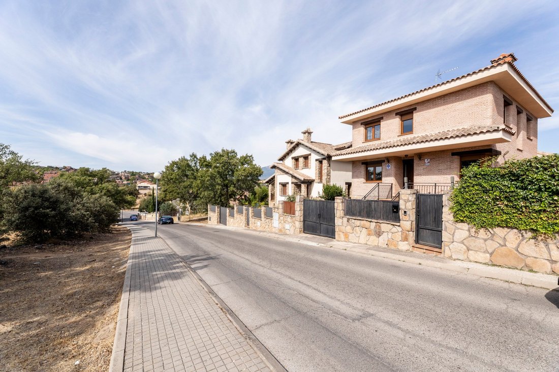 Appartement à Guadalix de la Sierra, Communauté de Madrid, Espagne 1 - 19047507