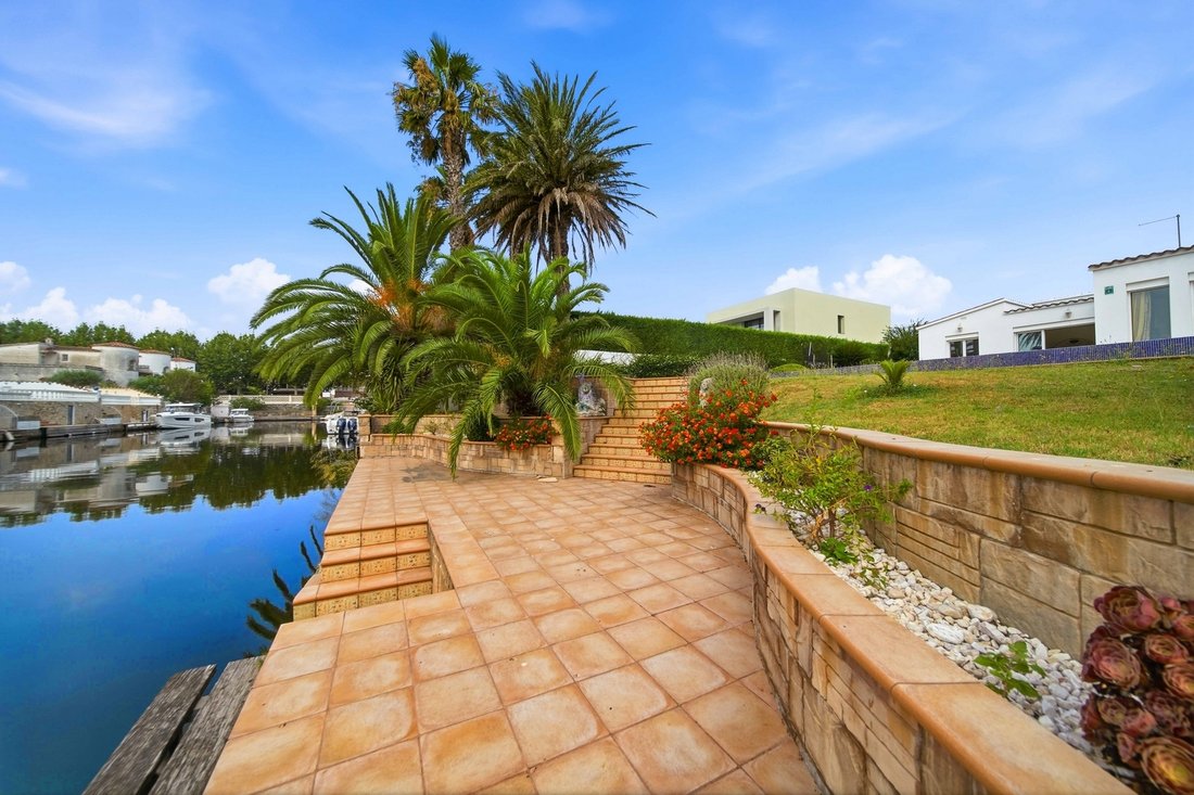 Villa à Empuriabrava, Catalogne, Espagne 3 - 18589627