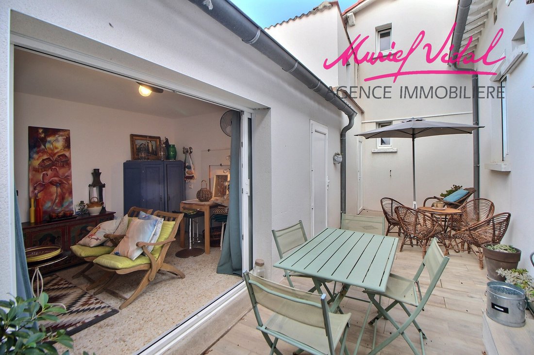 Villa in Saint-Cyprien, Occitania, France 3 - 19048948