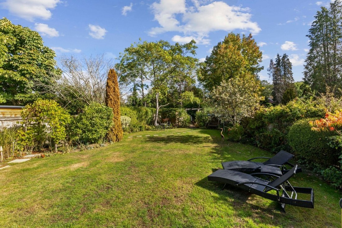 House in Cranleigh, England 4 - 19045700