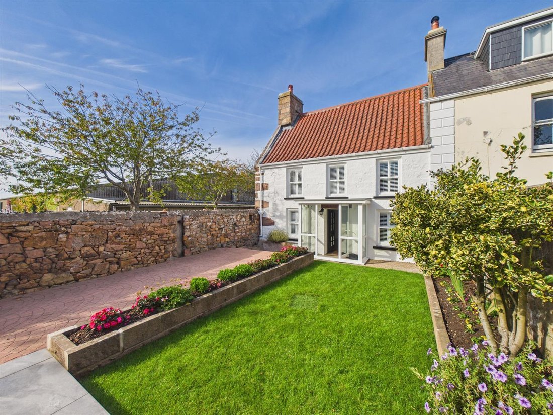 Haus in Jersey, Saint Lawrence, Jersey 2 - 16469827