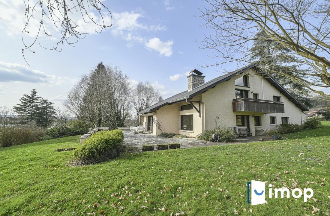 Casa en Saint-Genix-sur-Guiers, Saint-Genix-les-Villages, Francia 1 - 19046862