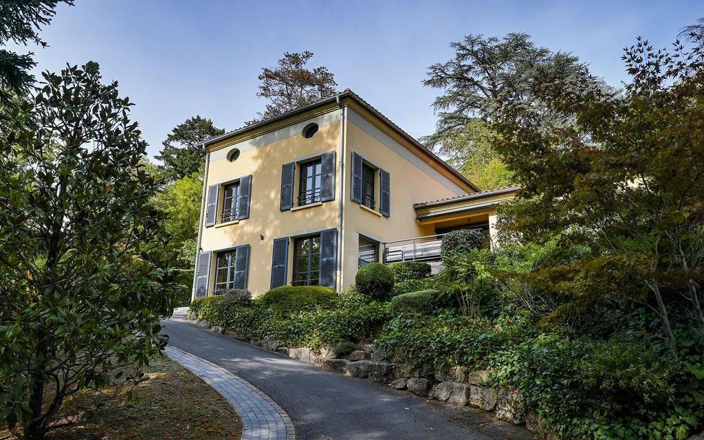 Villa a Charbonnières-les-Bains, Auvergne-Rodano-Alpi, Francia 1 - 19047655