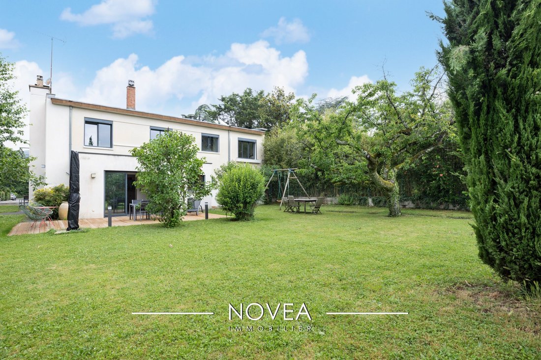 House in Fleurieu-sur-Saone, Auvergne-Rhône-Alpes, France 1 - 19048110