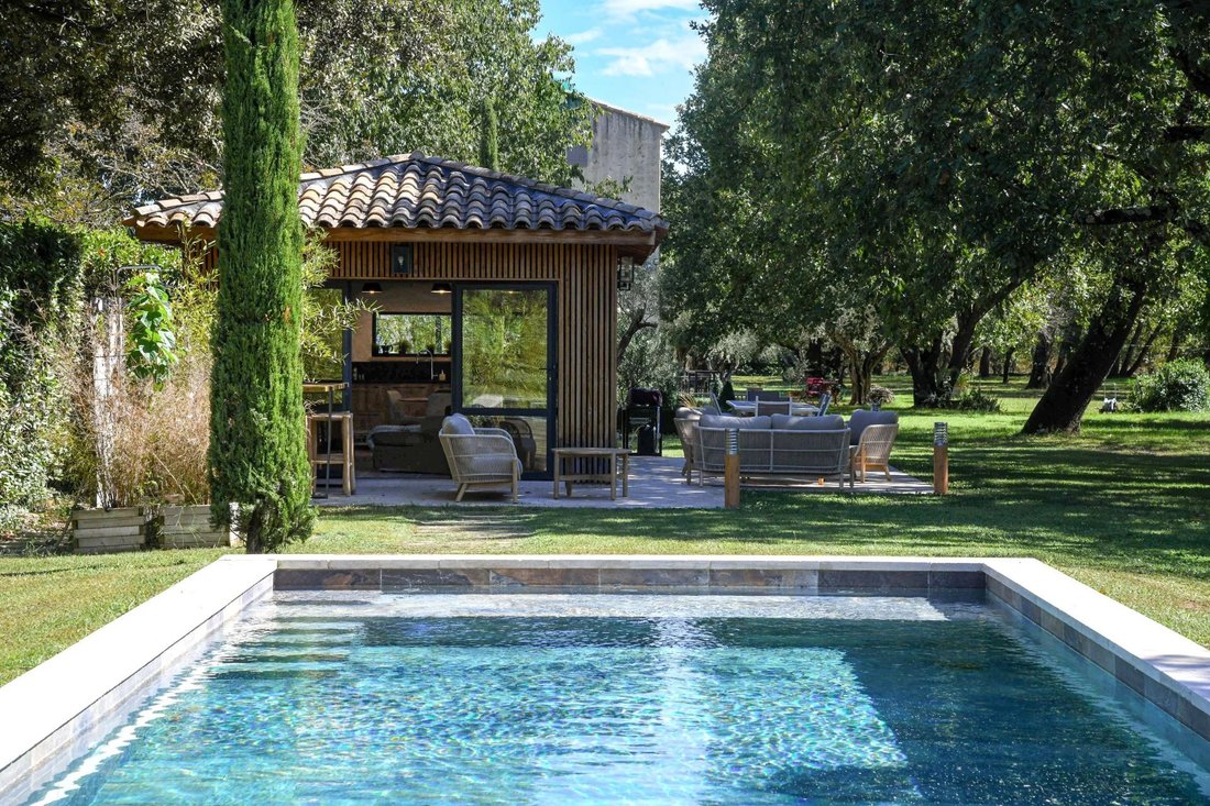 Estate in Uzès, Occitania, France 1 - 19047129