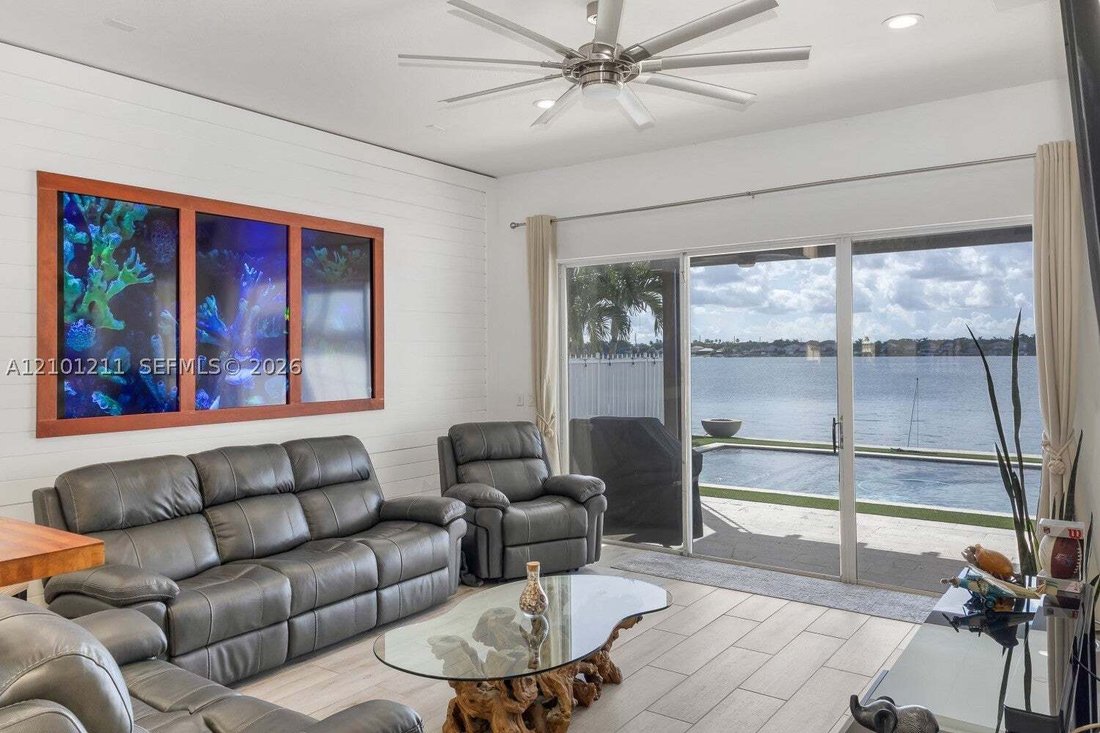 House in West Miami, Florida, United States 3 - 19046058