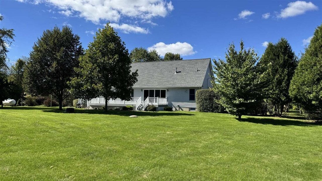 House in Manitou Beach-Devils Lake, Michigan, United States 4 - 19046587