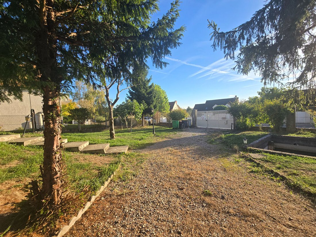 Villa in Bussy-Saint-Martin, Ile-de-France, France 2 - 19047677