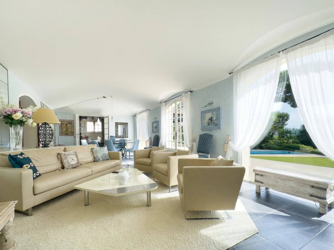 Villa in Vieille Ville, Antibes, France 3 - 19047075