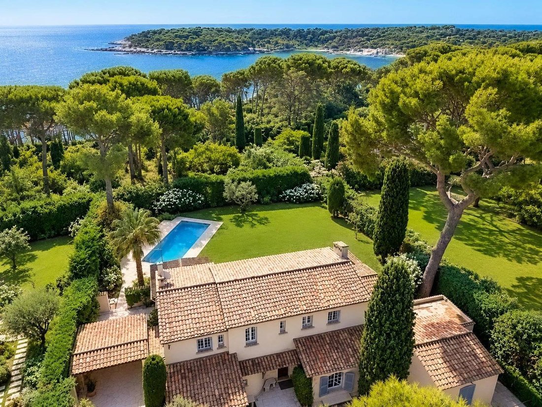 Villa in Vieille Ville, Antibes, France 5 - 19047075