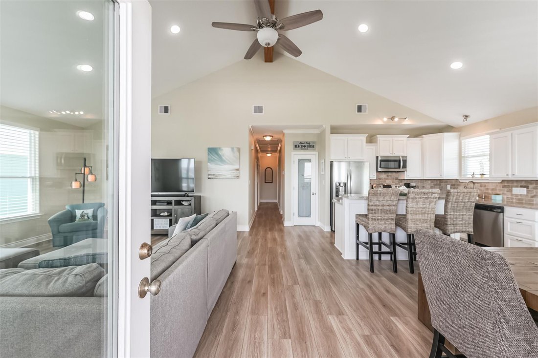 House in Galveston, Texas, United States 2 - 19046662