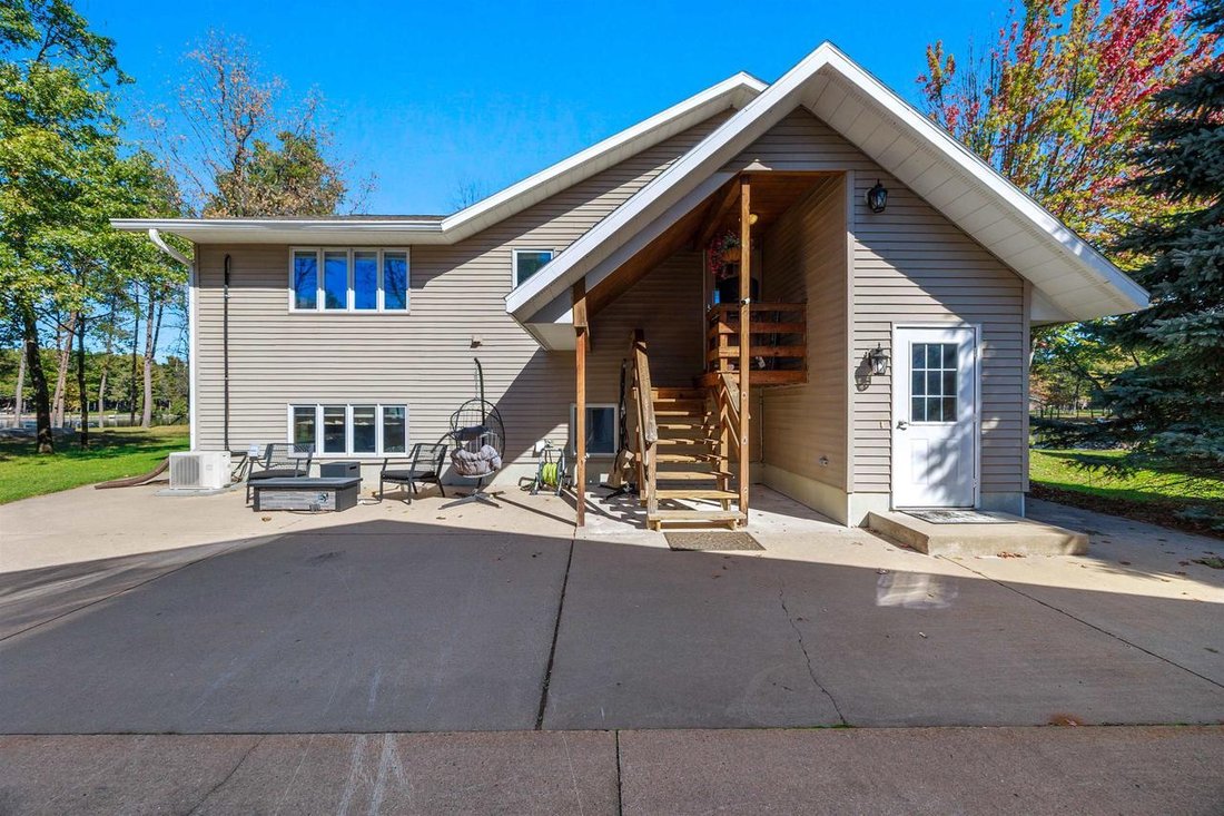 House in Nekoosa, Wisconsin, United States 4 - 19045513
