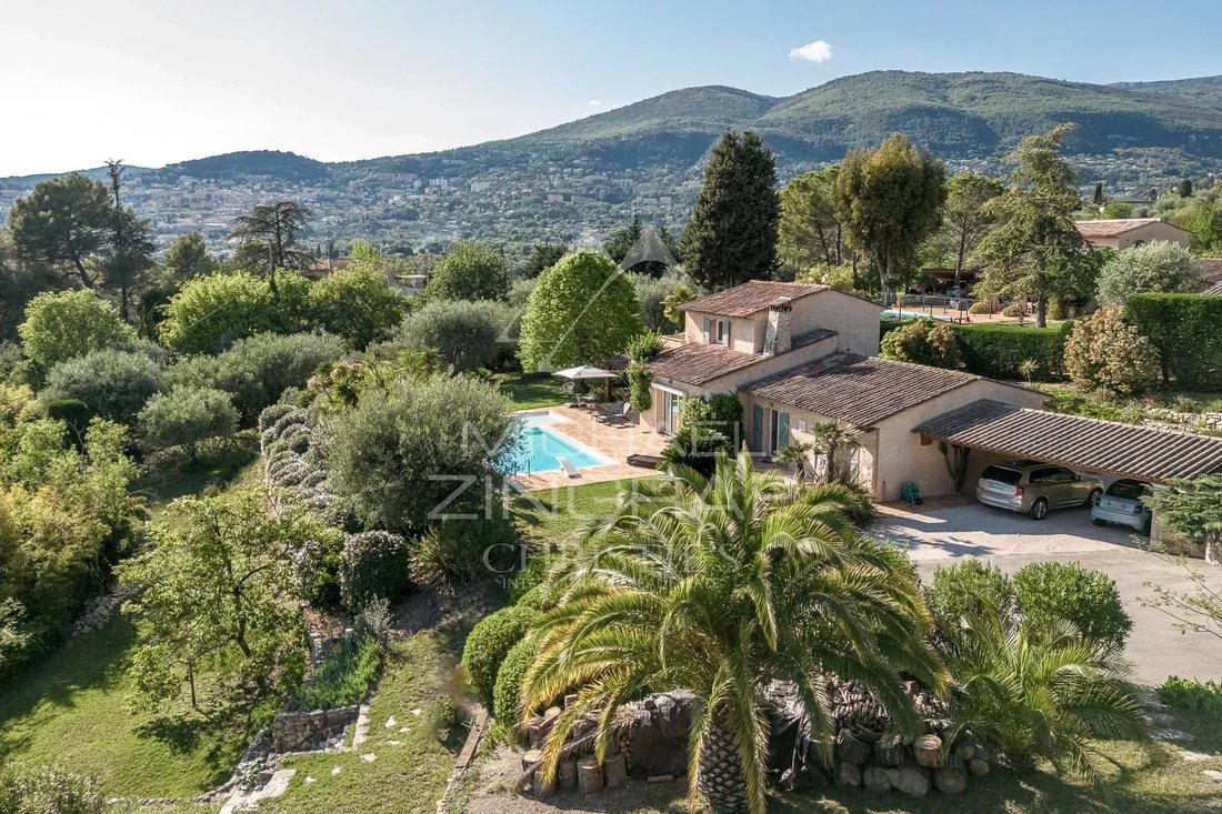 Villa en Grasse, Provenza-Alpes-Costa Azul, Francia 1 - 16819547