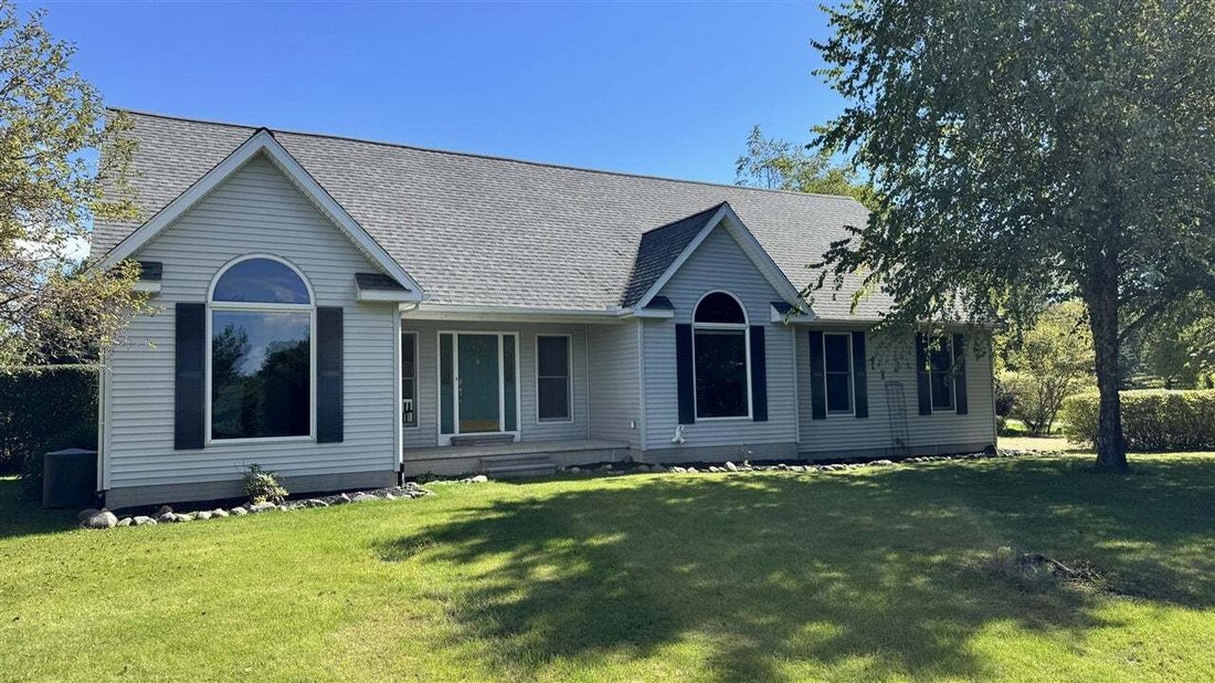 House in Manitou Beach-Devils Lake, Michigan, United States 2 - 19046587