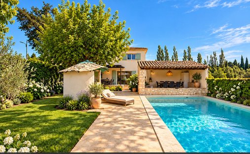 Villa in Mollégès, Provence-Alpes-Côte d'Azur, France 1