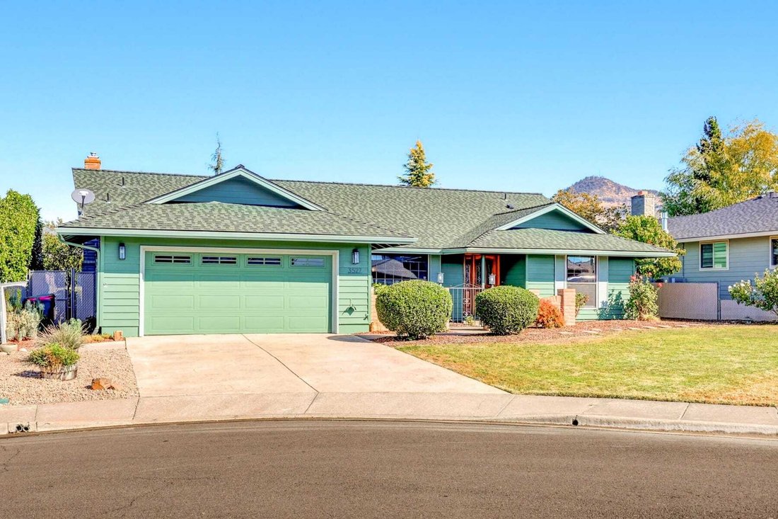 House in Medford, Oregon, United States 3 - 19045067