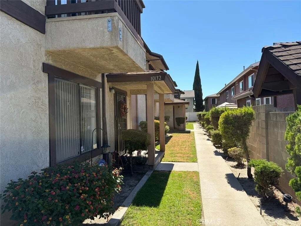 Bellflower, California, United States 3 - 19046422