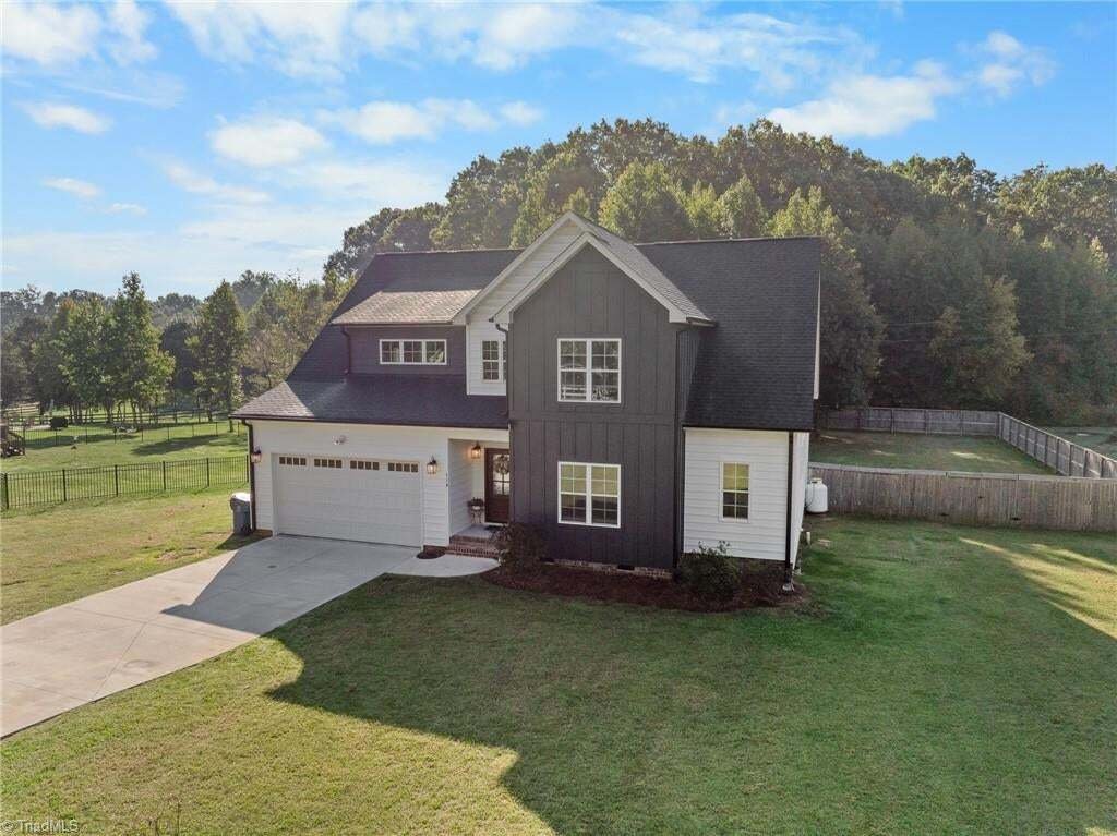 House in Advance, North Carolina, United States 2 - 19047039