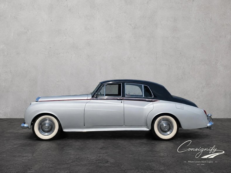 Sedan in Glendale, United States 4 - 18666346
