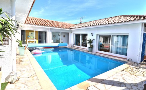 Villa in Sud, Saint-Laurent-de-la-Salanque, France 1