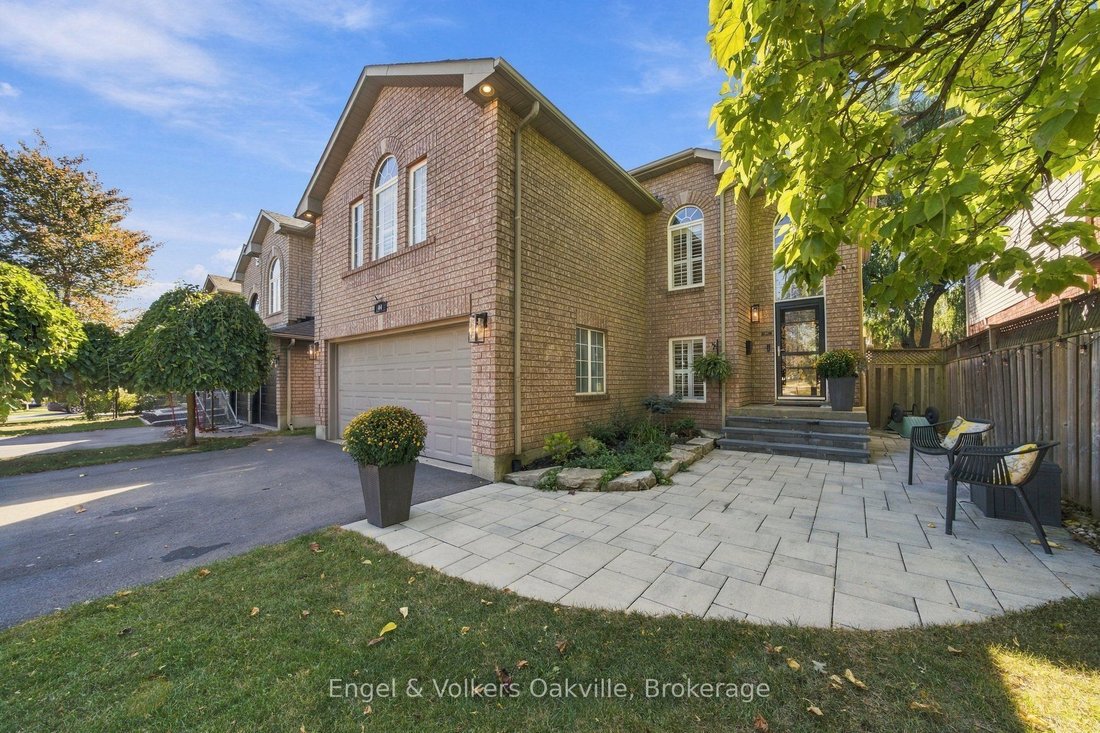 House in Hamilton, Ontario, Canada 4 - 19046781
