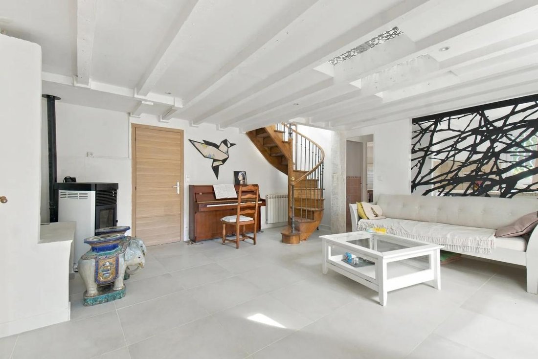 Casa en Trets, Provenza-Alpes-Costa Azul, Francia 1 - 19046945