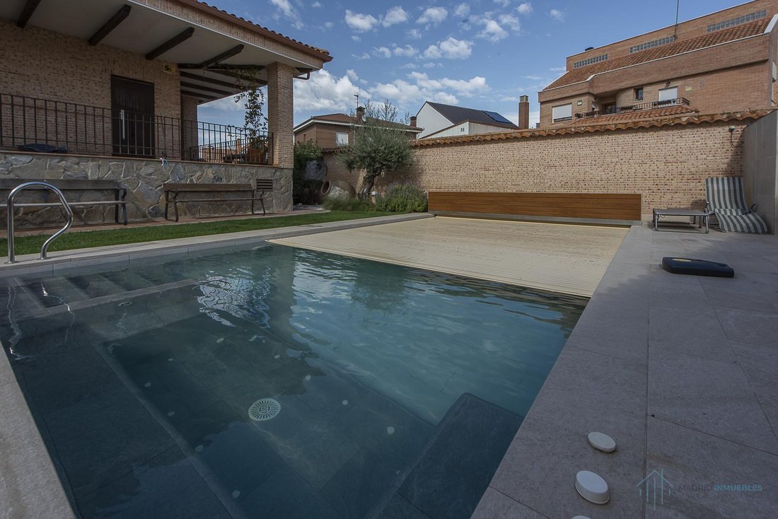 Chalet in Brenes, Andalusia, Spain 3 - 19045879