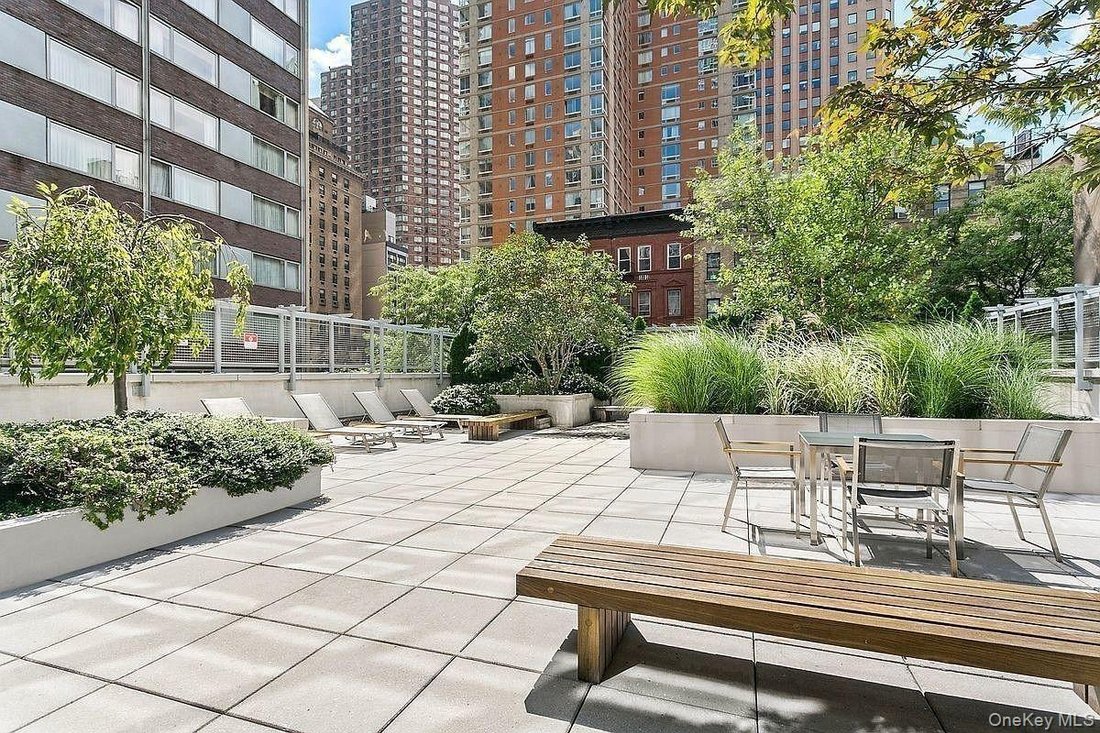 Condo in New York, New York, United States 5 - 19045839
