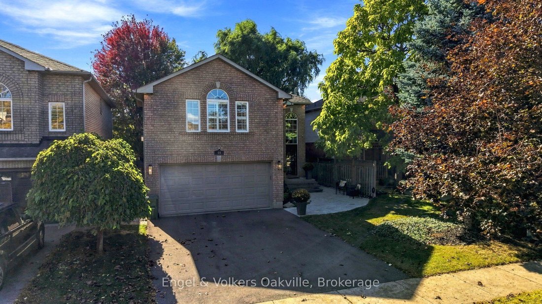House in Hamilton, Ontario, Canada 2 - 19046781