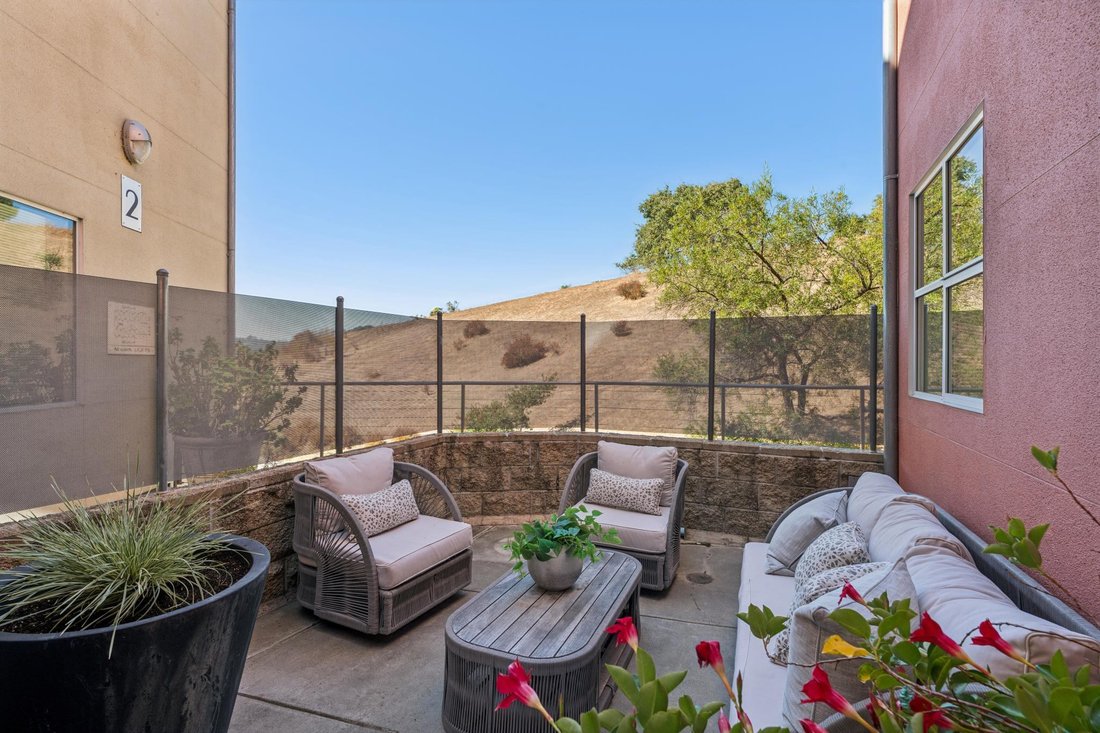 Condo in San Rafael, California, United States 2 - 19046764