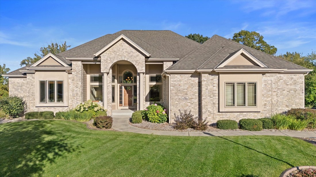House in Pewaukee, Wisconsin, United States 1 - 19047573