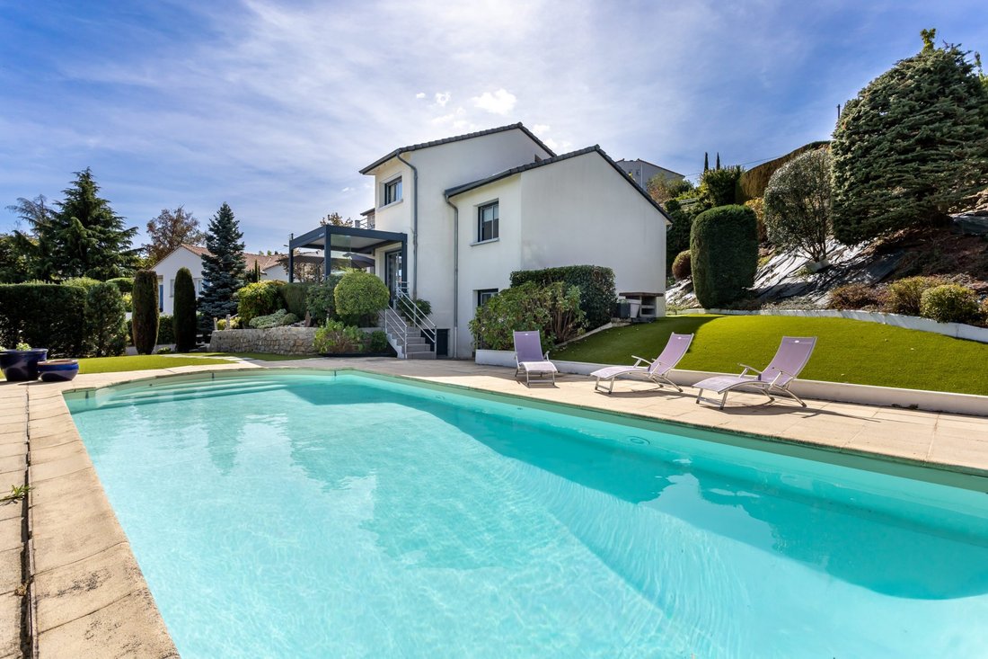 Villa a Royat, Auvergne-Rodano-Alpi, Francia 1 - 19048075