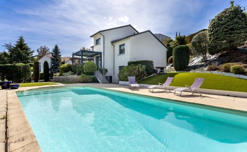 Villa a Royat, Auvergne-Rodano-Alpi, Francia 1