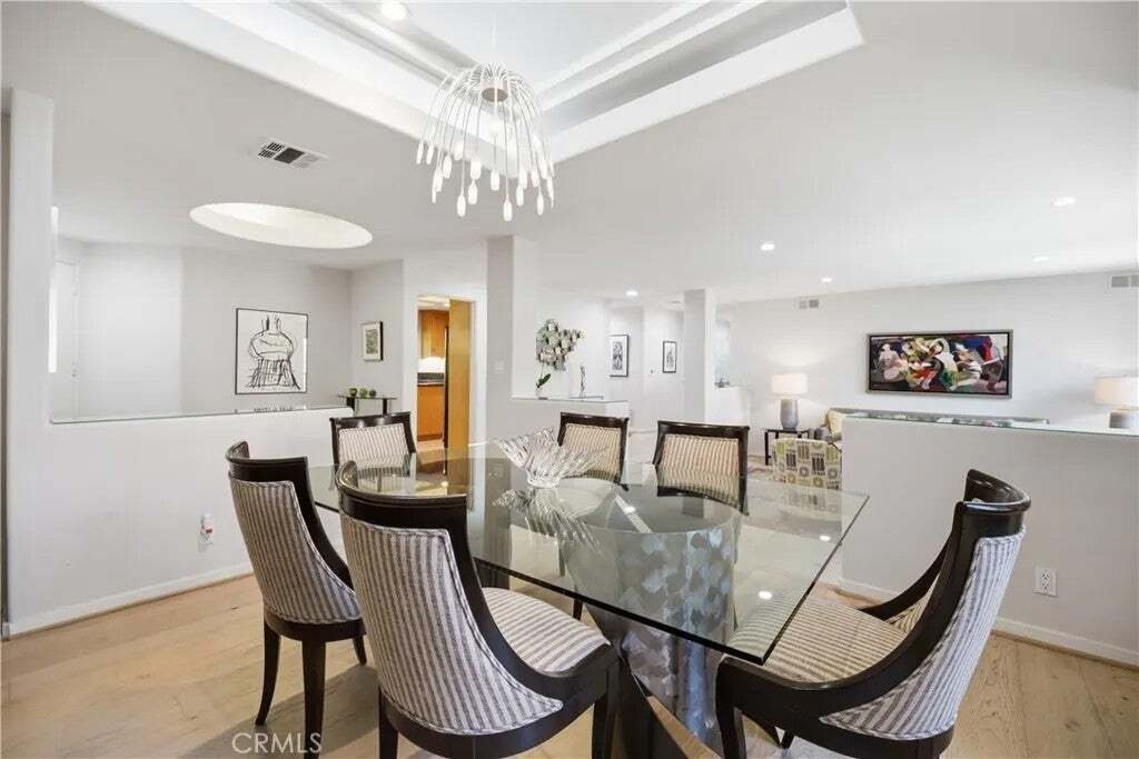Condo in Los Angeles, California, United States 5 - 19048747