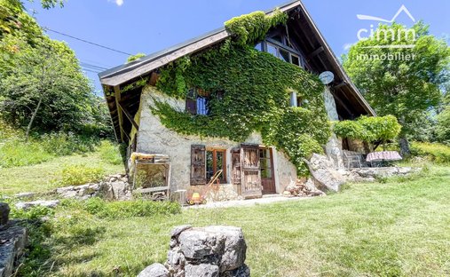House in Saint-Bernard, Plateau-des-Petites-Roches, France 1