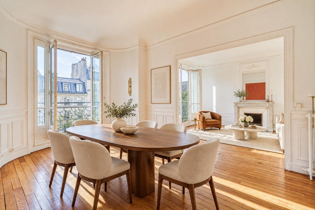 Apartment in Gros Caillou, Paris 7e Arrondissement, Paris 1 - 19046896