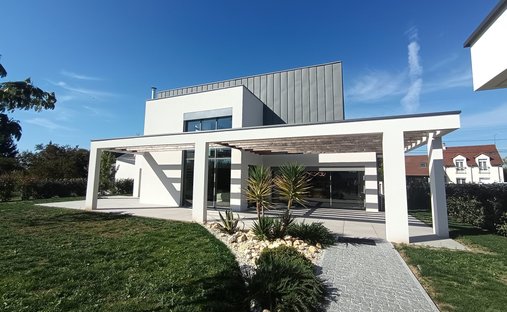 Casa en Santa Ana, La Riche, Francia 1