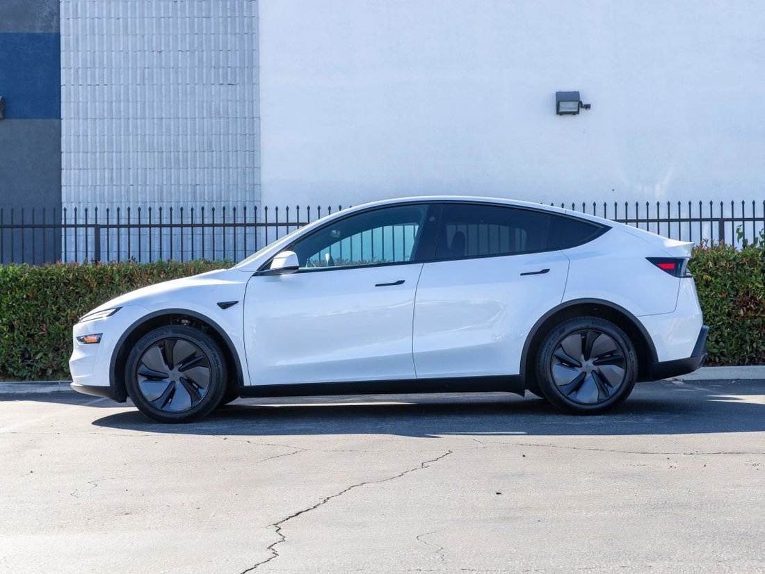 Suv in Azusa, CA, United States 3 - 18989997