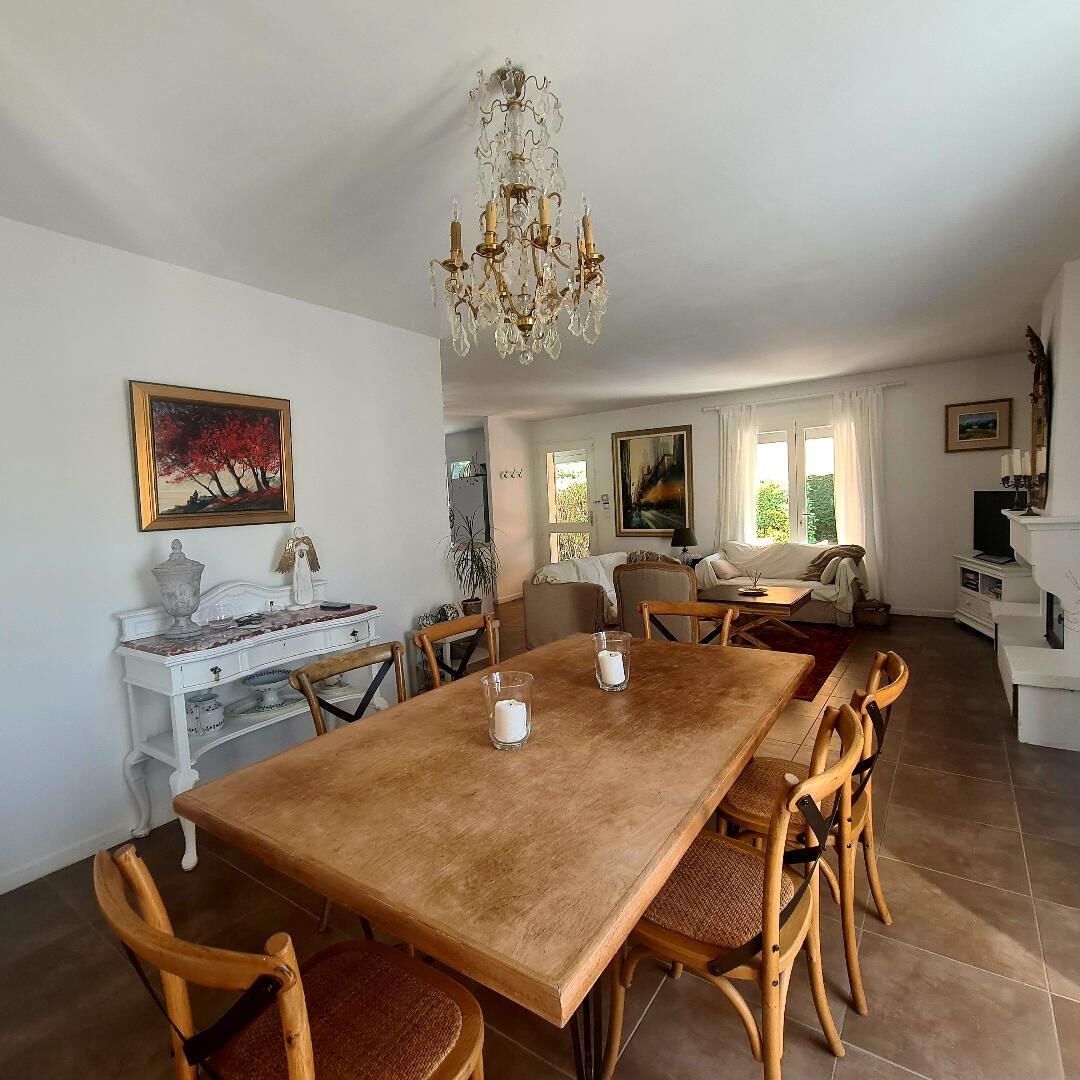 Villa in Nevons-route d'Apt, L'Isle-sur-la-Sorgue, France 4 - 19047640