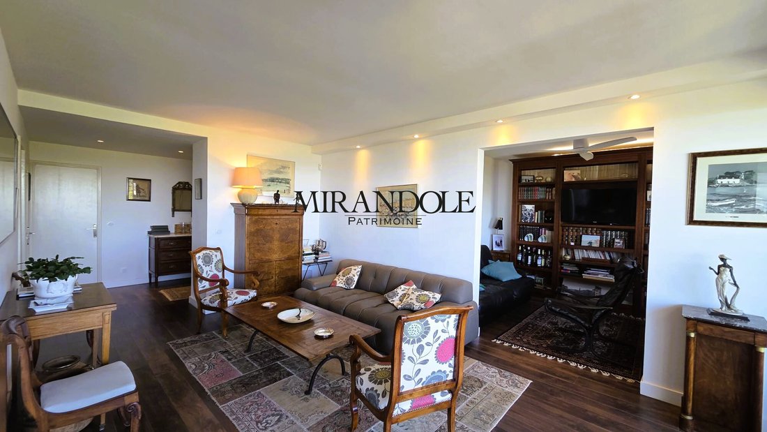 Apartment in Vieille Chapelle, 8e Arrondissement, Marseille 3 - 19048084