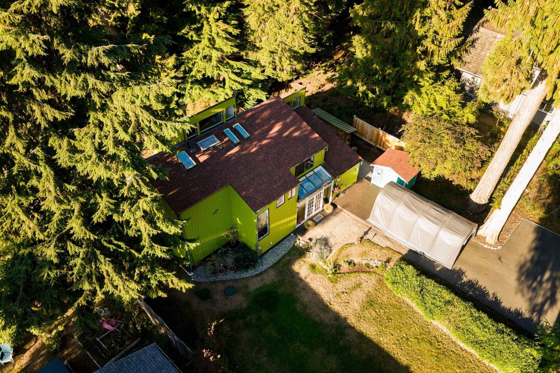 House in Bowen Island, British Columbia, Canada 2 - 19048999